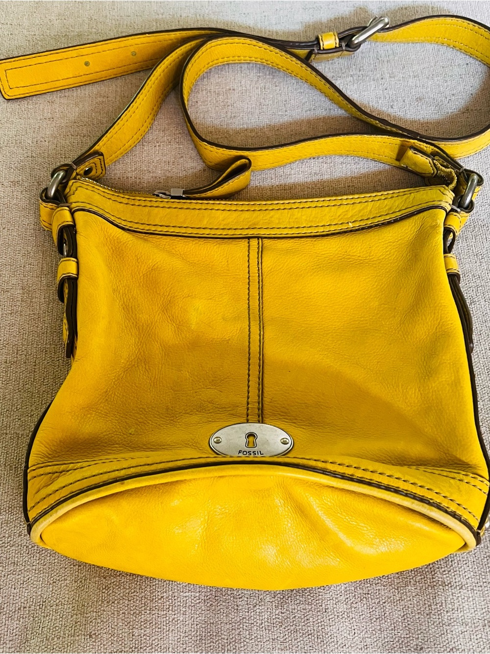 Fossil Yellow Leather Crossbody Purse features silver-tone key logo plaque - Picture 2 of 7